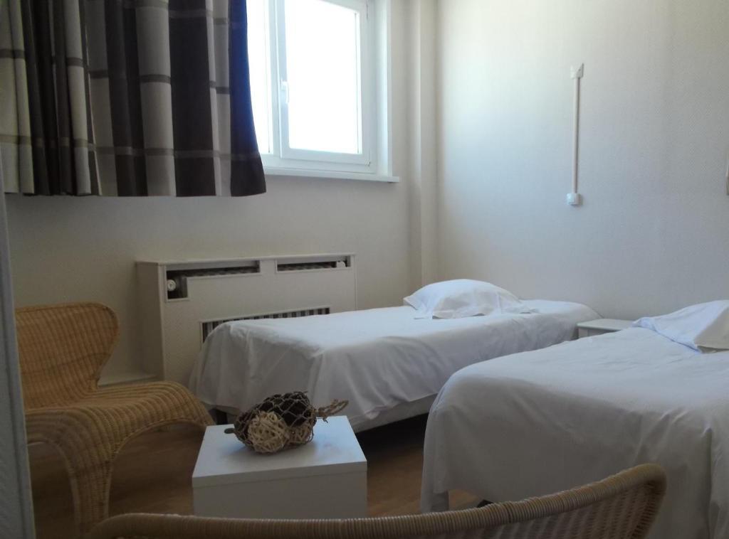 Hôtel Pacific Calais Quarto foto